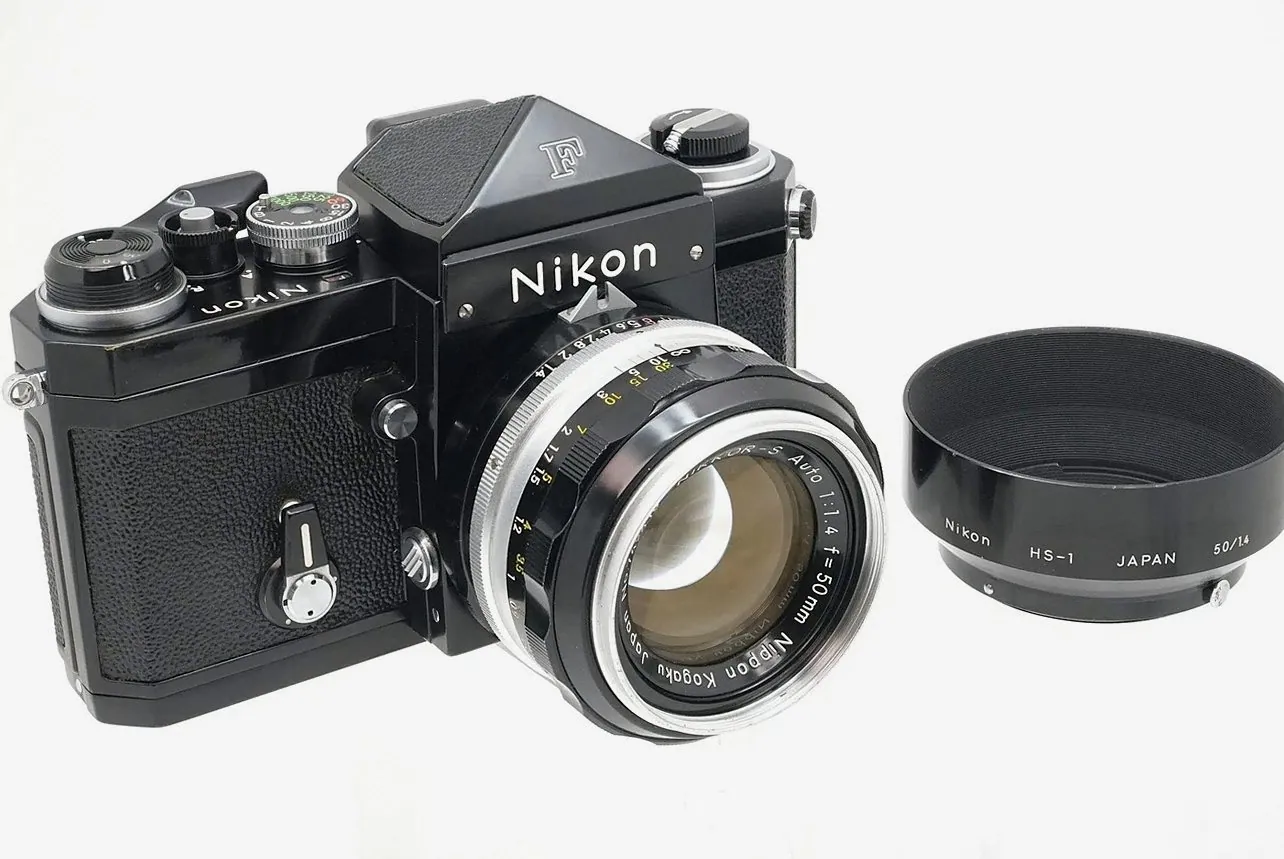 ニコン F アイレベル ブラック + オート 50mm F/1.4 — 1