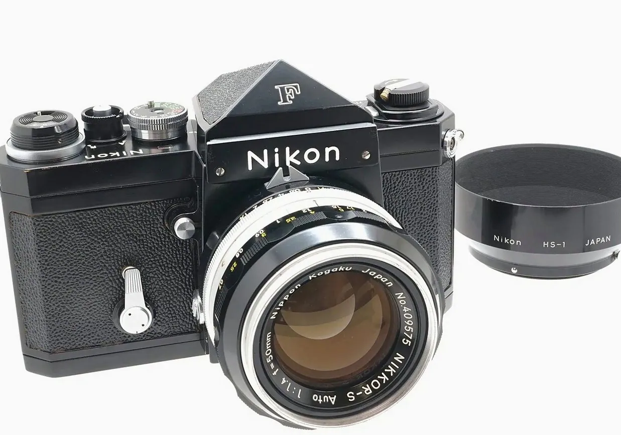 ニコン New F ブラック + オート 50mm F/1.4 — 1